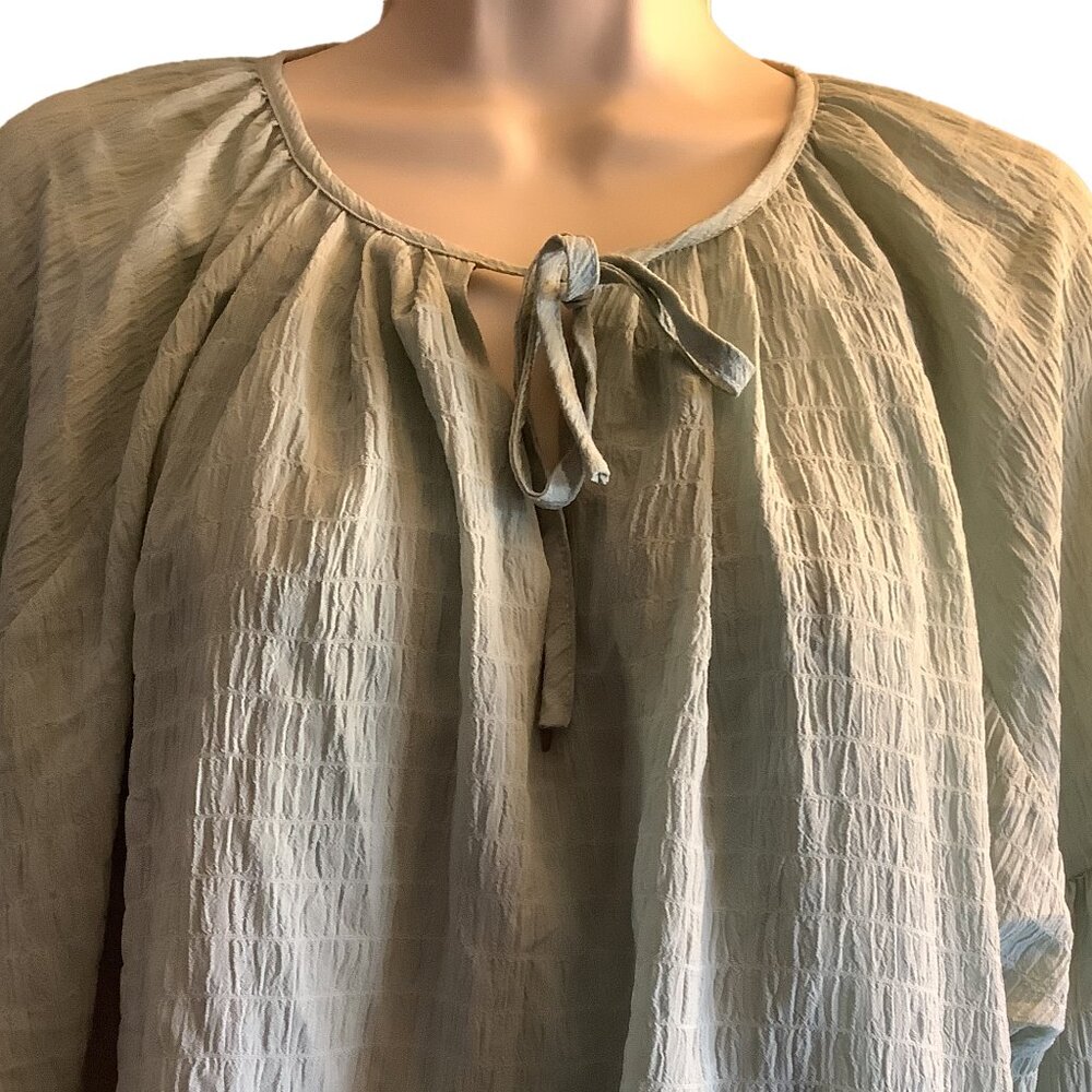 EUC Wayf Long Sleeve Blouse Size: Large